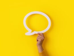 purché se ne parli comunicazione